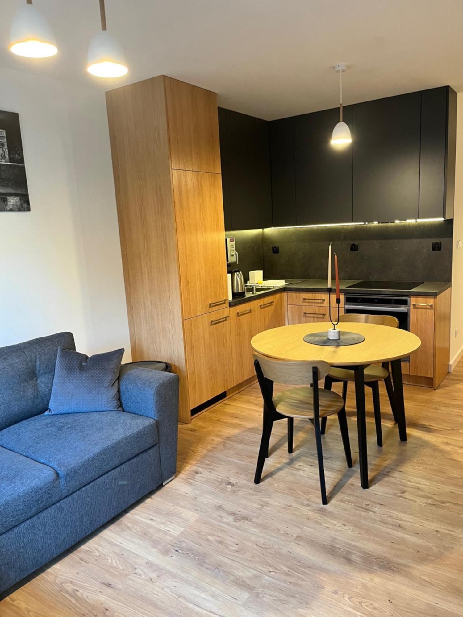Apartament Julia 1-4 Os Starowapiennikowa 42A Z Balkonem I Klimatyzacja Kielce Zewnętrze zdjęcie
