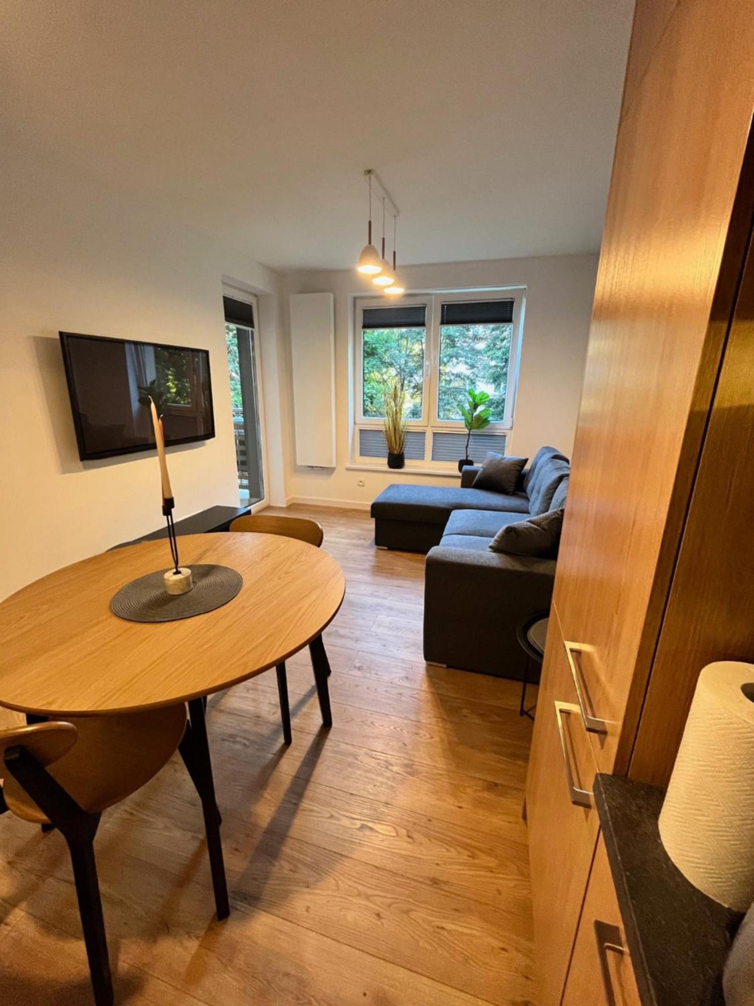 Apartament Julia 1-4 Os Starowapiennikowa 42A Z Balkonem I Klimatyzacja Kielce Zewnętrze zdjęcie