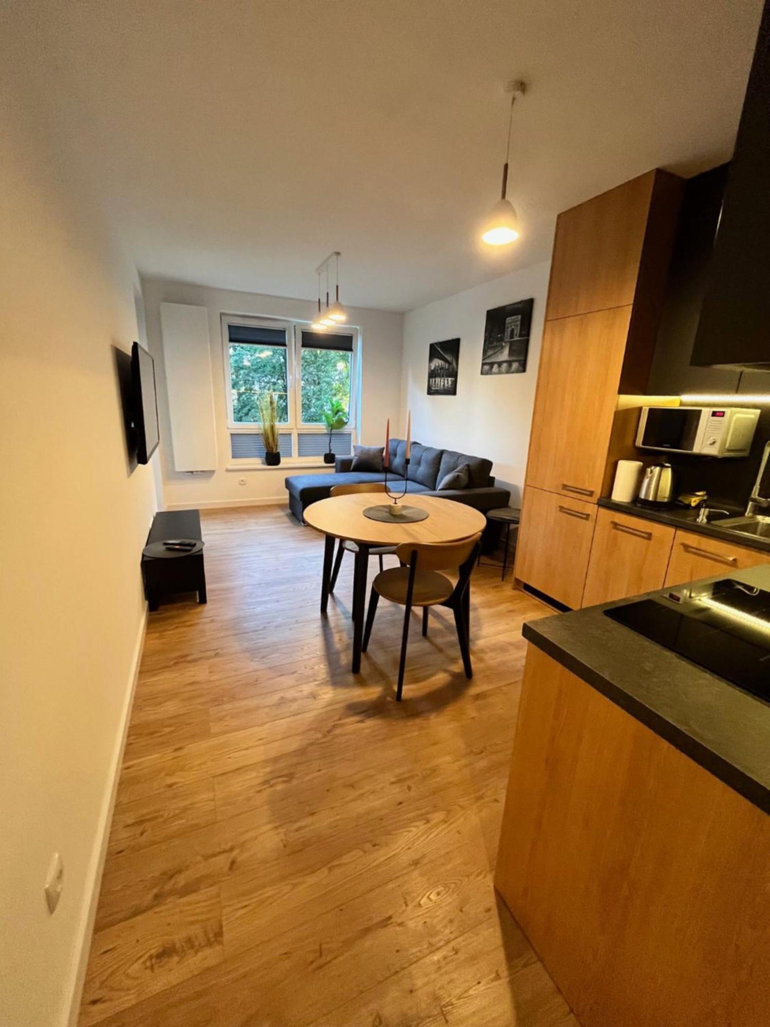 Apartament Julia 1-4 Os Starowapiennikowa 42A Z Balkonem I Klimatyzacja Kielce Zewnętrze zdjęcie